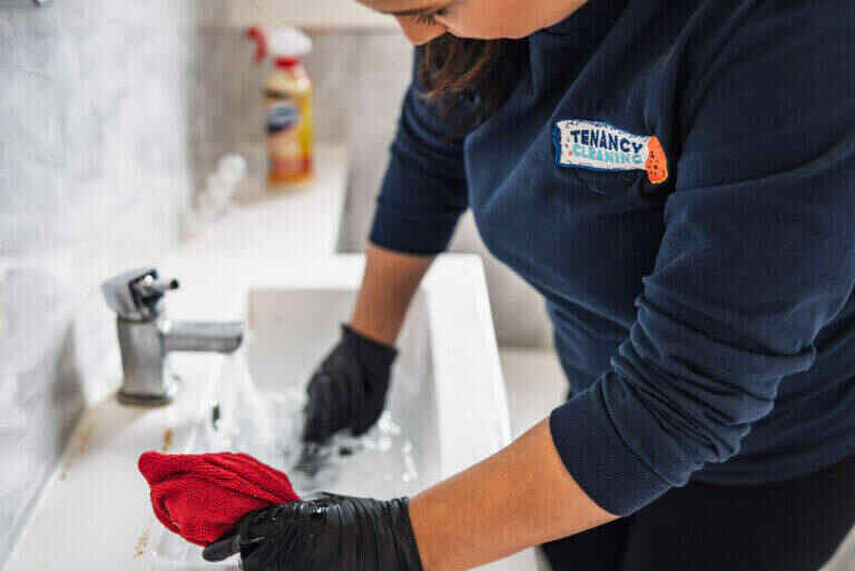 Professional end of tenancy cleaning service for a UK rental property